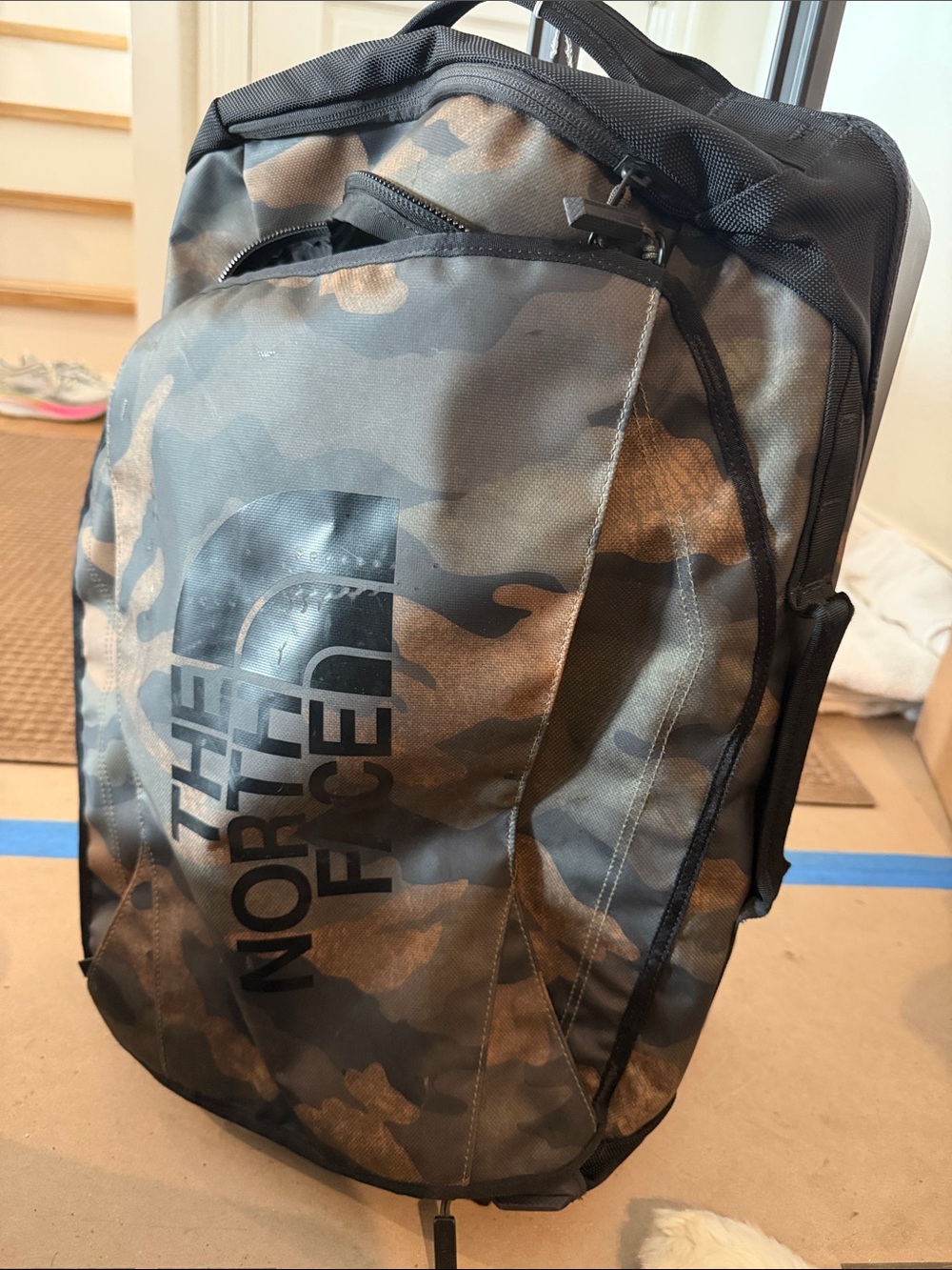 The North Face Camo Men's Backpack - Black & Brown. Roller Bag